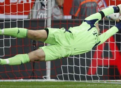 And Manuel Neuer goes... left!