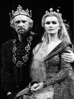 Irish actor Richard Harris playing King Arthur (with Fiona Fullerton as Guinevere) in the stage play 'Camelot' in 1982.