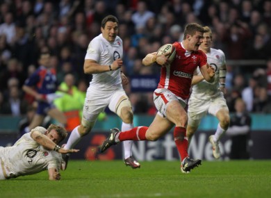 Scott Williams blazes over for the game's only try.