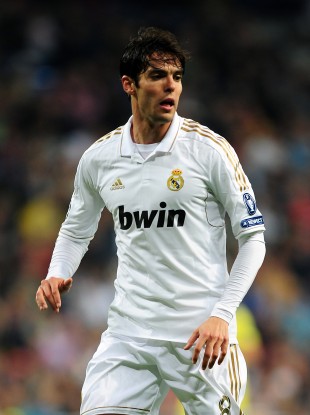 Kaka is the first sportsperson to top ten million followers.