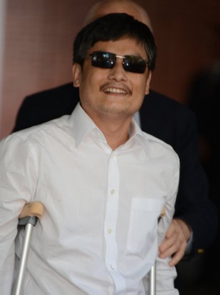 Chen Guancheng arriving in New York.