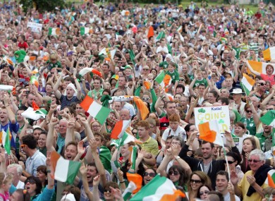 Fans watch the Katie Taylor fight in Bray