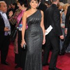 Norah Jones still bringing snoozing to the nations. 