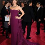 Not sure if Jennifer Garner will be happy that her husband thanked Iran before her and then said their marriage was WORK. She was one of the best-dressed of the night in a COLOUR. It's Gucci and the back was divine. 