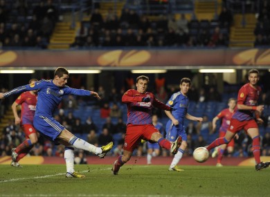 Chelsea's Fernando Torres shoots.