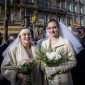 ‘Marriage for all’ in France as Hollande signs a bill and makes it law